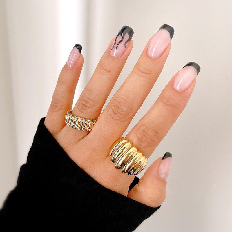 Licorice - Le Mini Macaron (4484698177581)